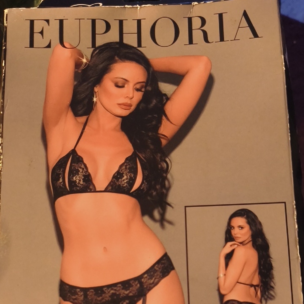 Euphoria Peek A Boo With Hose.